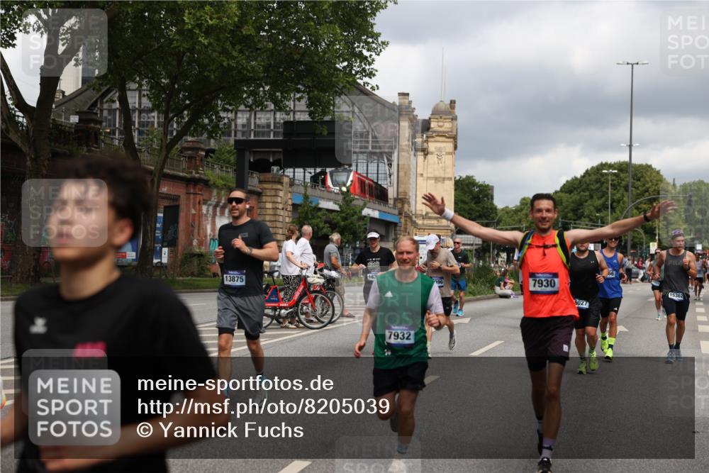 29.06.2025 - hella hamburg halbmarathon Yannick Fuchs http://msf.ph/oto/8205039 29.06.2025 10:44:51 20KM 1461, 1466, 1750, 1817, 2207, 2880, 3654, 4077, 4346, 4816, 5018, 5115, 6027, 6662, 6712, 6795, 7052, 7134, 7397, 7583, 7930, 7932, 8117, 8205, 8572, 8704, 8819, 9057, 11214, 11356, 12016, 12949, 13008, 13687, 13701, 13808, 13875, 14034, 14125, 14626, 15362, 15395, 15720, 16285, 16291, 17129, 17179, 17221, 17384, 18006, 18182, 18394, 18413, 18489 meine-sportfotos.de