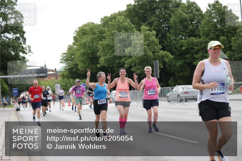 29.06.2025 - hella hamburg halbmarathon Jannik Wohlers http://msf.ph/oto/8205054 29.06.2025 10:25:55 Lombardsbrücke 1300, 3617, 4267, 4268, 4315, 4844, 6159, 6905, 7929, 8306, 8357, 8674, 8942, 11107, 12826, 12827, 13264, 14063, 14726, 14930, 17712 meine-sportfotos.de