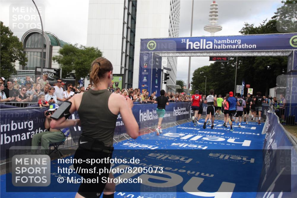 29.06.2025 - hella hamburg halbmarathon Michael Strokosch http://msf.ph/oto/8205073 29.06.2025 10:44:44 Ziel 1782, 2365, 2402, 4991, 5476, 6490, 6495, 10669, 12711, 14351, 14798, 14816, 15185, 15233, 16224, 17251, 18107, 18437, 18464, 18539, 18560, 18868, 19206 meine-sportfotos.de