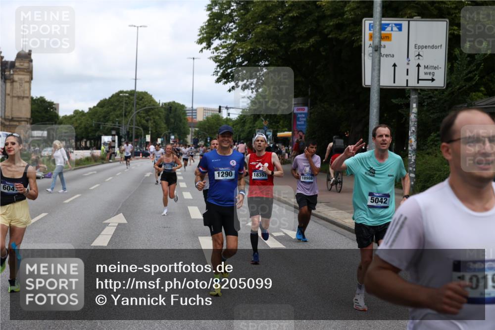 29.06.2025 - hella hamburg halbmarathon Yannick Fuchs http://msf.ph/oto/8205099 29.06.2025 10:32:12 20KM 1290, 1505, 2196, 2404, 3790, 5042, 5791, 5923, 6047, 6458, 9017, 9944, 10190, 10451, 10922, 11106, 11423, 12739, 12900, 13148, 13372, 15410, 16992, 17137, 18103, 18159, 18193, 18216, 18357, 18986 meine-sportfotos.de