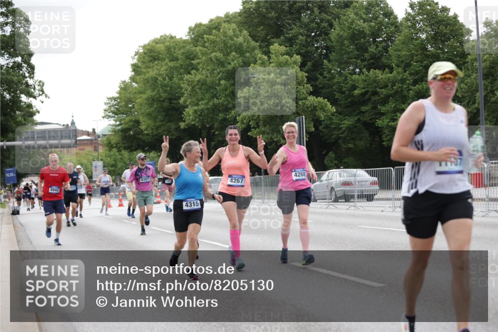 29.06.2025 - hella hamburg halbmarathon Jannik Wohlers http://msf.ph/oto/8205130 29.06.2025 10:25:55 Lombardsbrücke 1300, 3617, 4267, 4268, 4315, 4844, 6159, 6905, 7929, 8306, 8357, 8674, 8942, 11107, 12826, 12827, 13264, 14063, 14726, 14930, 17712 meine-sportfotos.de