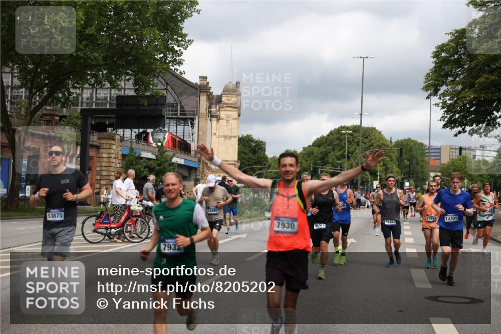 29.06.2025 - hella hamburg halbmarathon Yannick Fuchs http://msf.ph/oto/8205202 29.06.2025 10:44:51 20KM 1461, 1466, 1750, 1817, 2207, 2880, 3654, 4077, 4346, 4816, 5018, 5115, 6027, 6662, 6712, 6795, 7052, 7134, 7397, 7583, 7930, 7932, 8117, 8205, 8572, 8704, 8819, 9057, 11214, 11356, 12016, 12949, 13008, 13687, 13701, 13808, 13875, 14034, 14125, 14626, 15362, 15395, 15720, 16285, 16291, 17129, 17179, 17221, 17384, 18006, 18182, 18394, 18413, 18489 meine-sportfotos.de