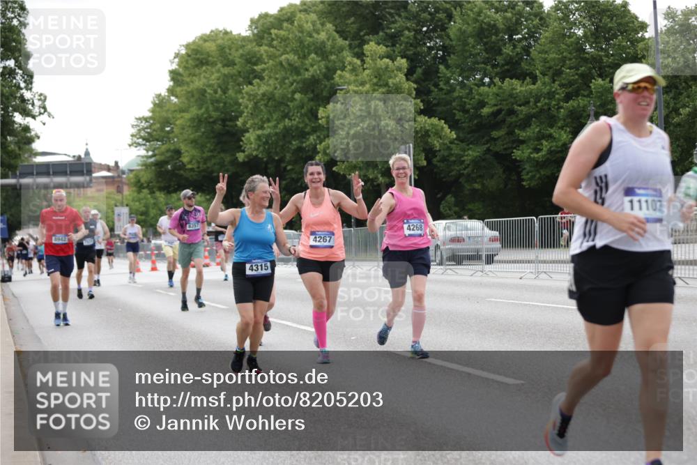 29.06.2025 - hella hamburg halbmarathon Jannik Wohlers http://msf.ph/oto/8205203 29.06.2025 10:25:55 Lombardsbrücke 1300, 3617, 4267, 4268, 4315, 4844, 6159, 6905, 7929, 8306, 8357, 8674, 8942, 11107, 12826, 12827, 13264, 14063, 14726, 14930, 17712 meine-sportfotos.de