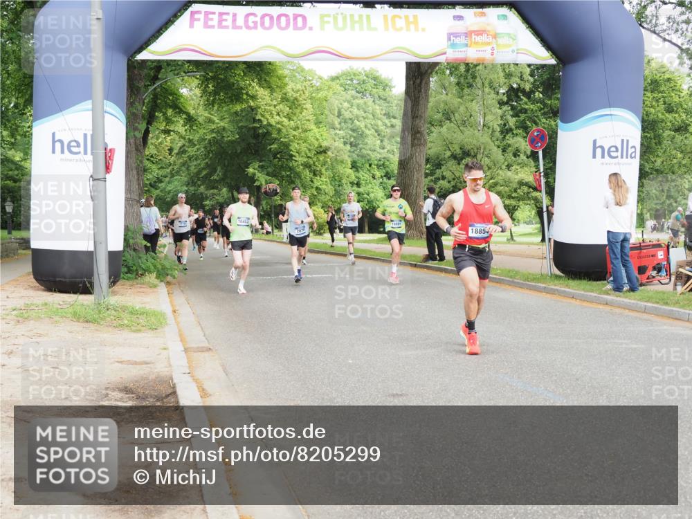 29.06.2025 - hella hamburg halbmarathon MichiJ http://msf.ph/oto/8205299 29.06.2025 10:22:21 Zwischen KM18-KM19 12595, 14466, 14784, 18854 meine-sportfotos.de