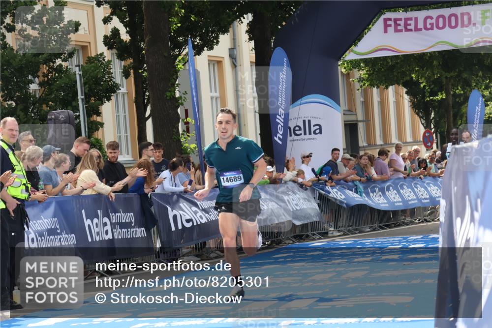 29.06.2025 - hella hamburg halbmarathon Strokosch-Dieckow http://msf.ph/oto/8205301 29.06.2025 10:13:56 Ziel 31, 42, 14689 meine-sportfotos.de