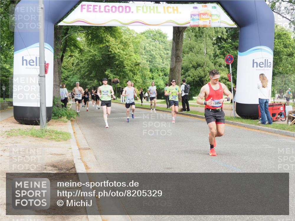 29.06.2025 - hella hamburg halbmarathon MichiJ http://msf.ph/oto/8205329 29.06.2025 10:22:21 Zwischen KM18-KM19 12595, 14466, 14784, 18854 meine-sportfotos.de