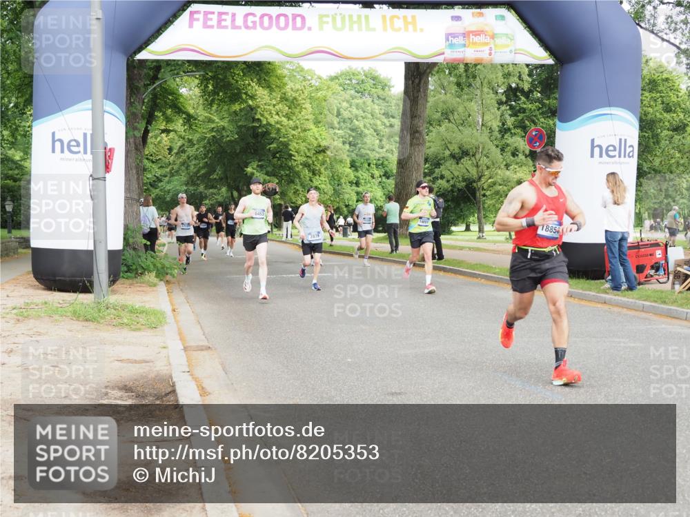 29.06.2025 - hella hamburg halbmarathon MichiJ http://msf.ph/oto/8205353 29.06.2025 10:22:22 Zwischen KM18-KM19 12595, 14466, 14784, 16881, 18854 meine-sportfotos.de
