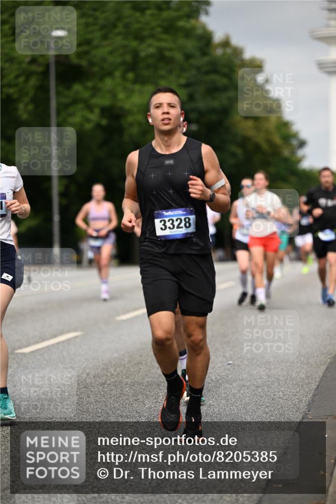 29.06.2025 - hella hamburg halbmarathon Dr. Thomas Lammeyer http://msf.ph/oto/8205385 29.06.2025 10:12:01 Kennedybrücke 1079, 1173, 1427, 1893, 2032, 2136, 3328, 3922, 3929, 4228, 5899, 6100, 6196, 7019, 7476, 7760, 9338 meine-sportfotos.de