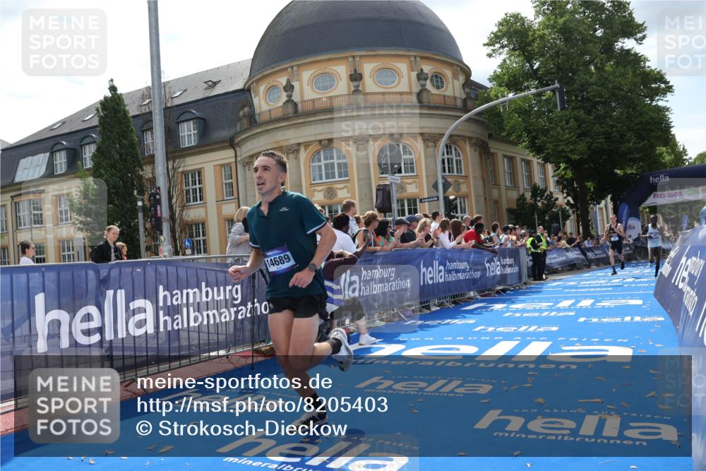 29.06.2025 - hella hamburg halbmarathon Strokosch-Dieckow http://msf.ph/oto/8205403 29.06.2025 10:13:59 Ziel 31, 42, 14689 meine-sportfotos.de
