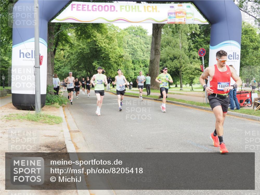 29.06.2025 - hella hamburg halbmarathon MichiJ http://msf.ph/oto/8205418 29.06.2025 10:22:22 Zwischen KM18-KM19 12595, 14466, 14784, 16881, 18854 meine-sportfotos.de