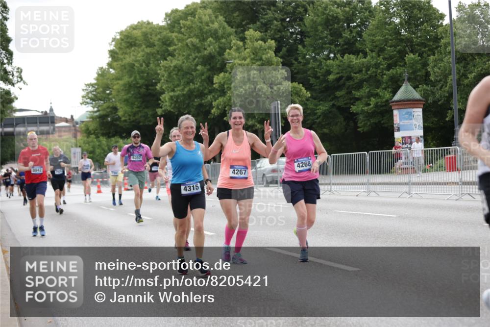 29.06.2025 - hella hamburg halbmarathon Jannik Wohlers http://msf.ph/oto/8205421 29.06.2025 10:25:55 Lombardsbrücke 1300, 3617, 4267, 4268, 4315, 4844, 6159, 6905, 7929, 8306, 8357, 8674, 8942, 11107, 12826, 12827, 13264, 14063, 14726, 14930, 17712 meine-sportfotos.de