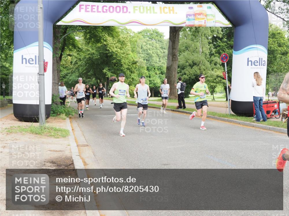29.06.2025 - hella hamburg halbmarathon MichiJ http://msf.ph/oto/8205430 29.06.2025 10:22:22 Zwischen KM18-KM19 12595, 14466, 14784, 16881, 18854 meine-sportfotos.de