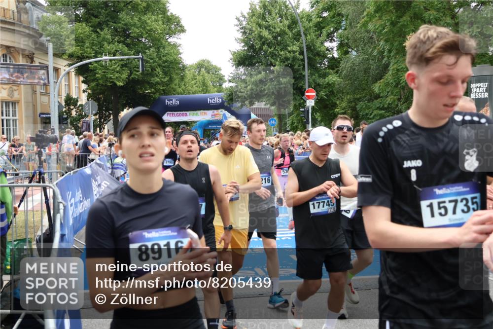 29.06.2025 - hella hamburg halbmarathon Zöllner http://msf.ph/oto/8205439 29.06.2025 10:48:31 Ziel 3747, 5362, 5528, 6081, 6923, 8216, 9262, 10000, 10860, 11451, 12149, 12549, 12690, 12840, 13962, 14033, 14990, 15808, 15917, 17395, 17855, 18251, 18790, 18923 meine-sportfotos.de