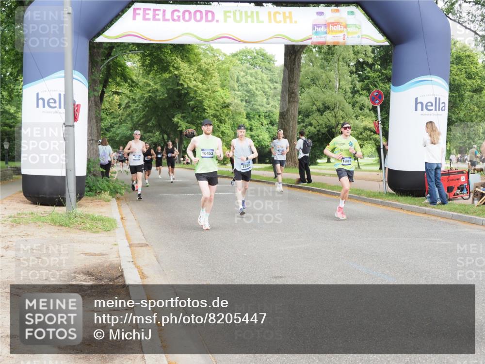 29.06.2025 - hella hamburg halbmarathon MichiJ http://msf.ph/oto/8205447 29.06.2025 10:22:23 Zwischen KM18-KM19 2879, 10453, 12595, 14466, 16881, 17151, 18854 meine-sportfotos.de