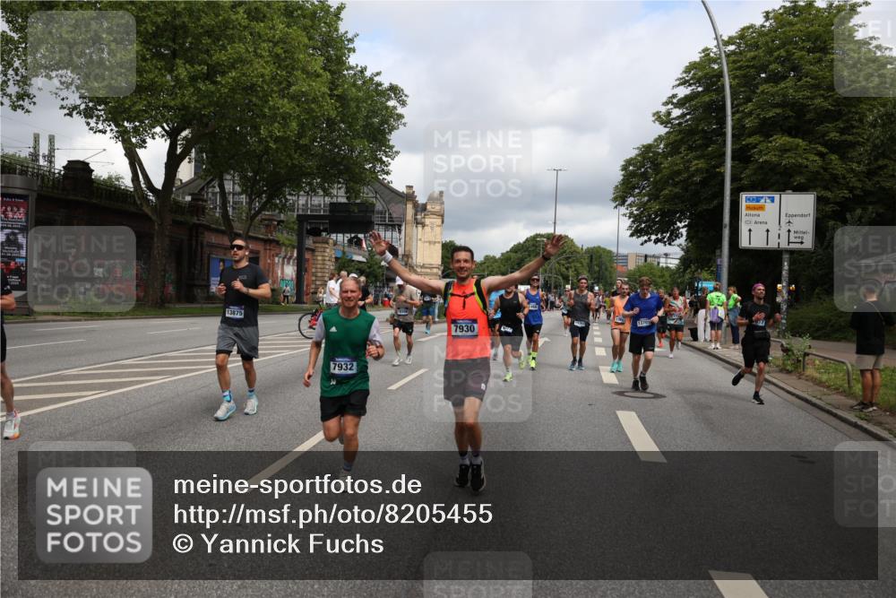 29.06.2025 - hella hamburg halbmarathon Yannick Fuchs http://msf.ph/oto/8205455 29.06.2025 10:44:52 20KM 1461, 1466, 1750, 1817, 2207, 2880, 3654, 4077, 4346, 4816, 5018, 5115, 6027, 6662, 6712, 6795, 7052, 7134, 7397, 7583, 7930, 7932, 8117, 8205, 8572, 8704, 8819, 9057, 11214, 11422, 12016, 12949, 13008, 13687, 13701, 13808, 13875, 14034, 14125, 14626, 15362, 15395, 15720, 16285, 16291, 17129, 17179, 17221, 17384, 18006, 18182, 18394, 18413, 18489 meine-sportfotos.de