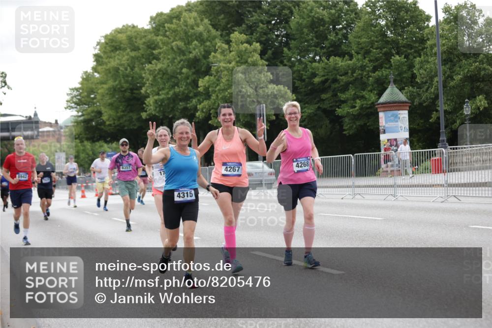 29.06.2025 - hella hamburg halbmarathon Jannik Wohlers http://msf.ph/oto/8205476 29.06.2025 10:25:55 Lombardsbrücke 1300, 3617, 4267, 4268, 4315, 4844, 6159, 6905, 7929, 8306, 8357, 8674, 8942, 11107, 12826, 12827, 13264, 14063, 14726, 14930, 17712 meine-sportfotos.de