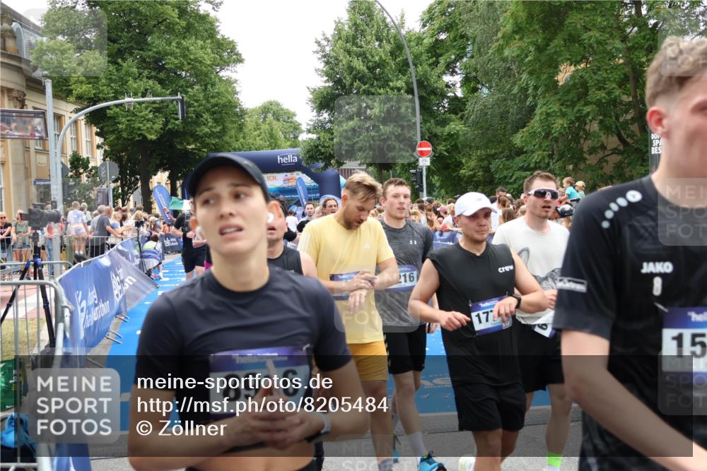 29.06.2025 - hella hamburg halbmarathon Zöllner http://msf.ph/oto/8205484 29.06.2025 10:48:31 Ziel 3747, 5362, 5528, 6081, 6923, 8216, 9262, 10000, 10860, 11451, 12149, 12549, 12690, 12840, 13962, 14033, 14990, 15808, 15917, 17395, 17855, 18251, 18790, 18923 meine-sportfotos.de