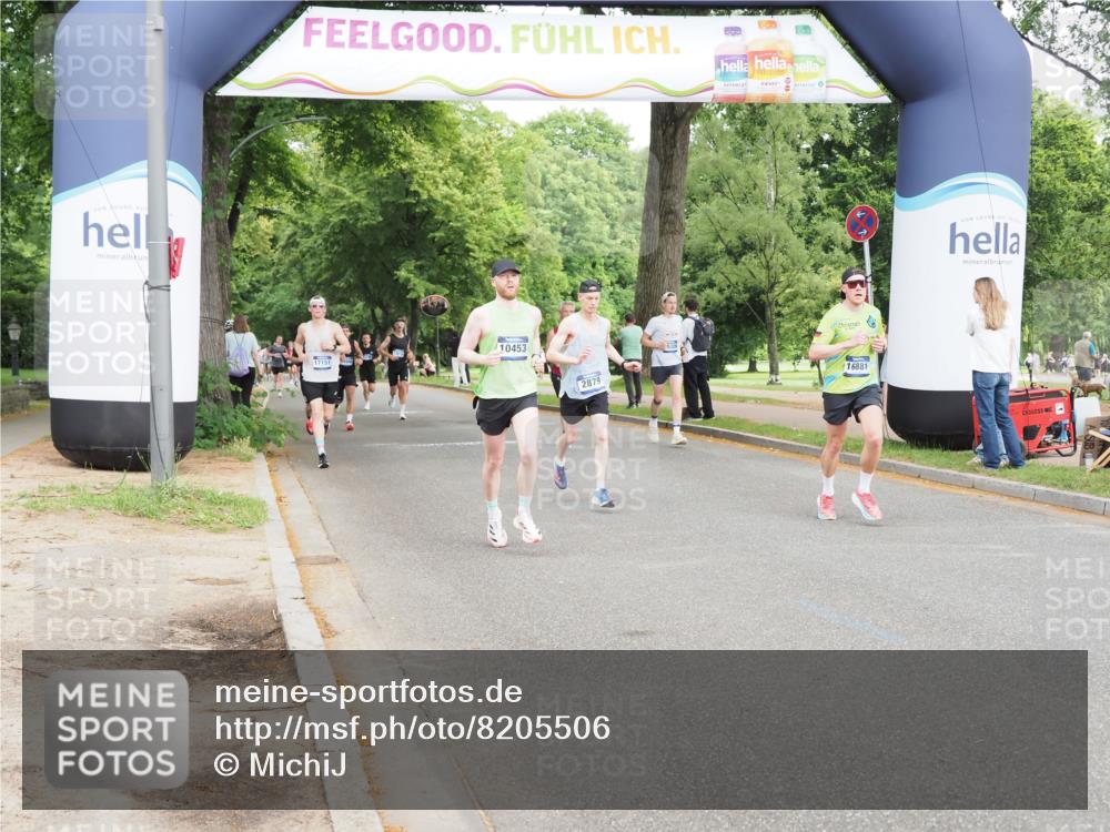 29.06.2025 - hella hamburg halbmarathon MichiJ http://msf.ph/oto/8205506 29.06.2025 10:22:23 Zwischen KM18-KM19 2879, 10453, 12595, 14466, 16881, 17151, 18854 meine-sportfotos.de