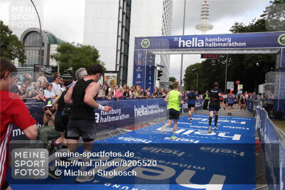 29.06.2025 - hella hamburg halbmarathon Michael Strokosch http://msf.ph/oto/8205520 29.06.2025 10:44:52 Ziel 1941, 2098, 2970, 3004, 3098, 3785, 4270, 4915, 7056, 7167, 7325, 9720, 12161, 15185, 15233, 16834, 17251, 19207, 19210 meine-sportfotos.de