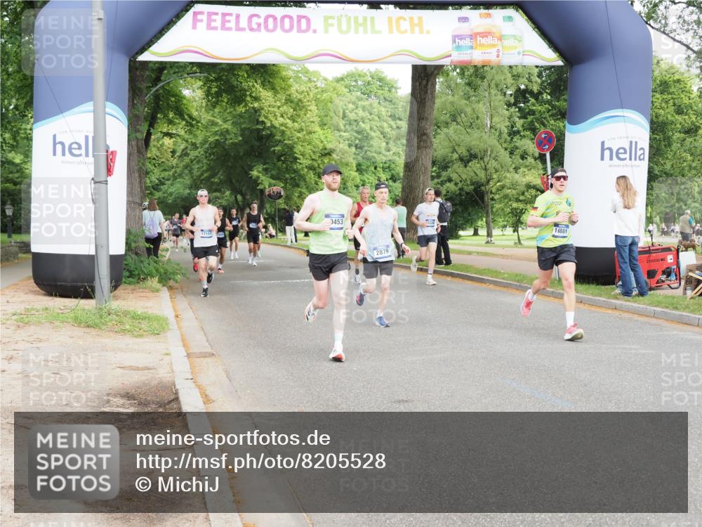 29.06.2025 - hella hamburg halbmarathon MichiJ http://msf.ph/oto/8205528 29.06.2025 10:22:23 Zwischen KM18-KM19 2879, 10453, 12595, 14466, 16881, 17151, 18854 meine-sportfotos.de