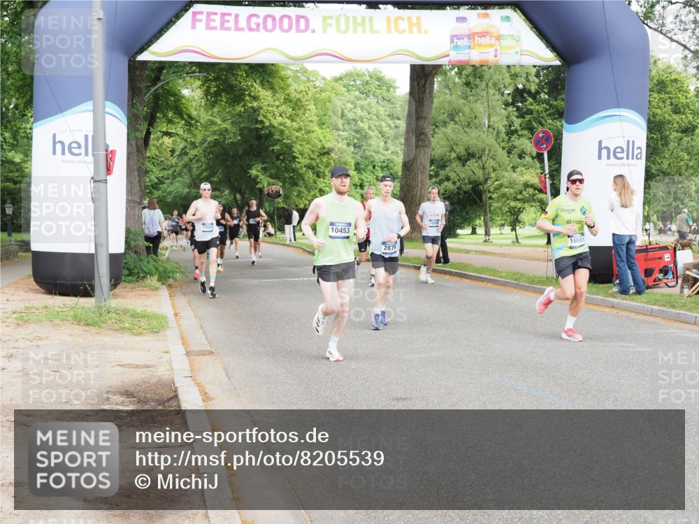 29.06.2025 - hella hamburg halbmarathon MichiJ http://msf.ph/oto/8205539 29.06.2025 10:22:23 Zwischen KM18-KM19 2879, 10453, 12595, 14466, 16881, 17151, 18854 meine-sportfotos.de