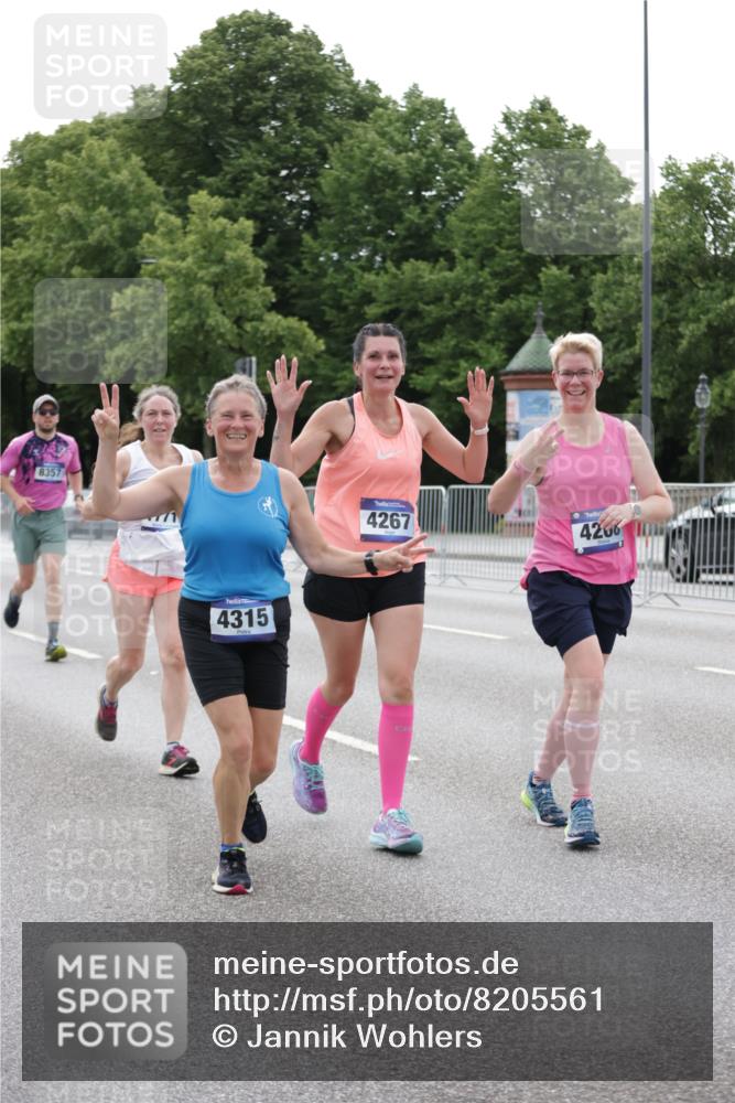 29.06.2025 - hella hamburg halbmarathon Jannik Wohlers http://msf.ph/oto/8205561 29.06.2025 10:25:56 Lombardsbrücke 1300, 3617, 4267, 4268, 4315, 4844, 6159, 6905, 7929, 8306, 8357, 8674, 8942, 11107, 12826, 12827, 13264, 14726, 14930, 17712 meine-sportfotos.de