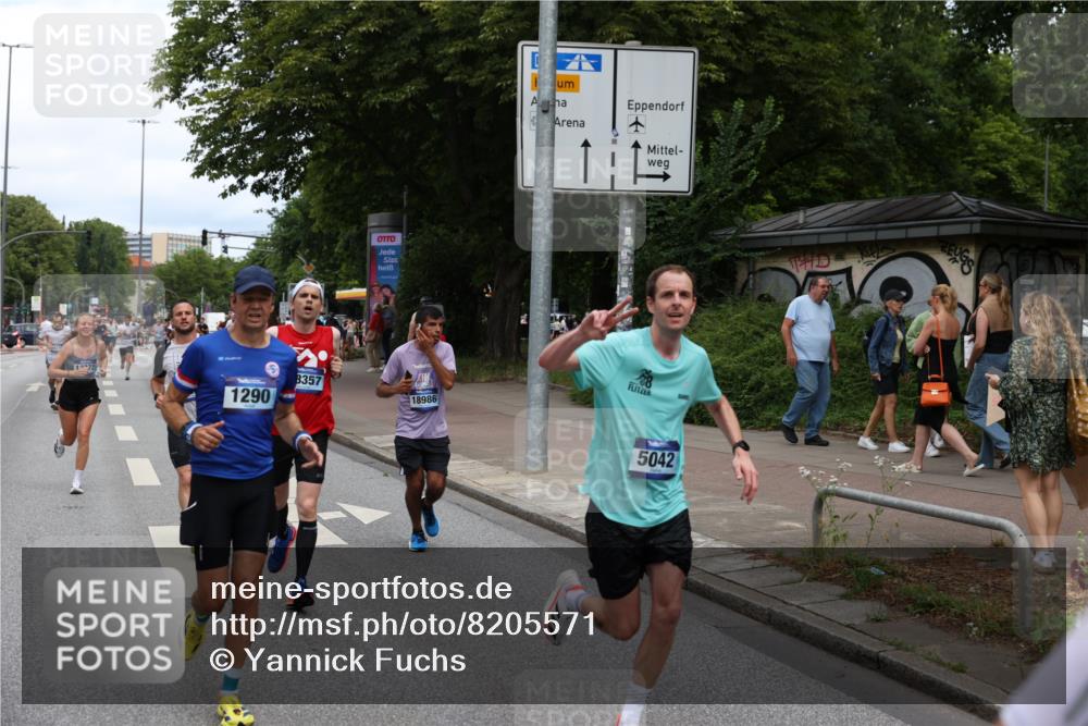 29.06.2025 - hella hamburg halbmarathon Yannick Fuchs http://msf.ph/oto/8205571 29.06.2025 10:32:13 20KM 1290, 1505, 2196, 2404, 3790, 5042, 5791, 5923, 6047, 6458, 9017, 9944, 10190, 10451, 10922, 11106, 11423, 12739, 12900, 13148, 13372, 13595, 15410, 16992, 17137, 17726, 18103, 18159, 18193, 18216, 18357, 18986 meine-sportfotos.de