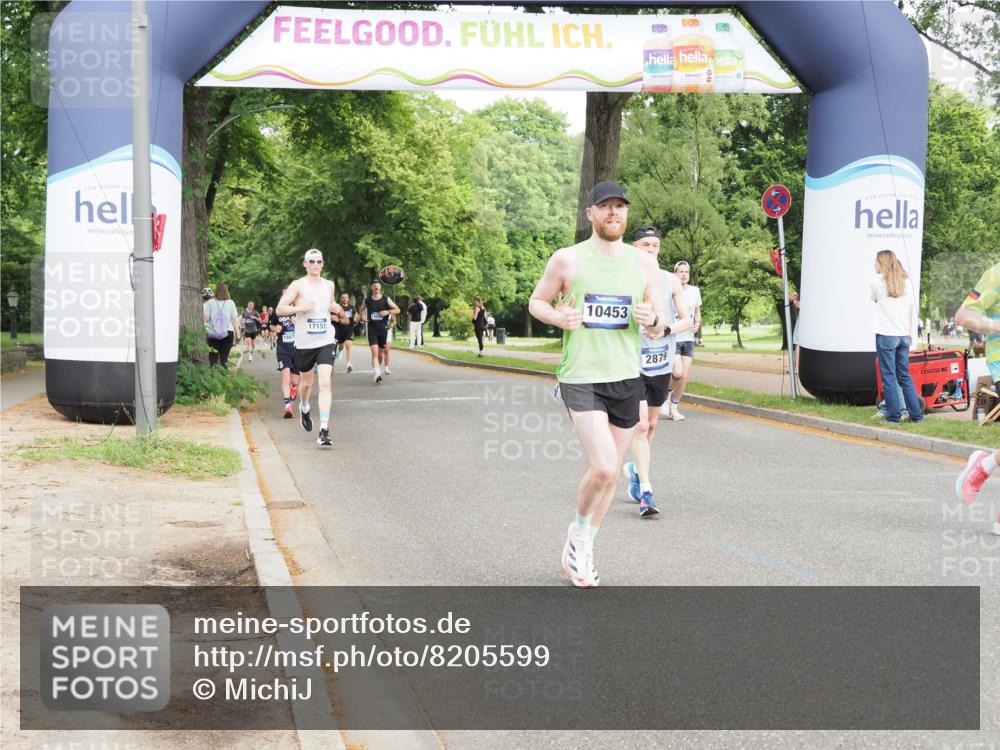 29.06.2025 - hella hamburg halbmarathon MichiJ http://msf.ph/oto/8205599 29.06.2025 10:22:24 Zwischen KM18-KM19 2879, 10453, 14466, 16881, 17151, 18854 meine-sportfotos.de