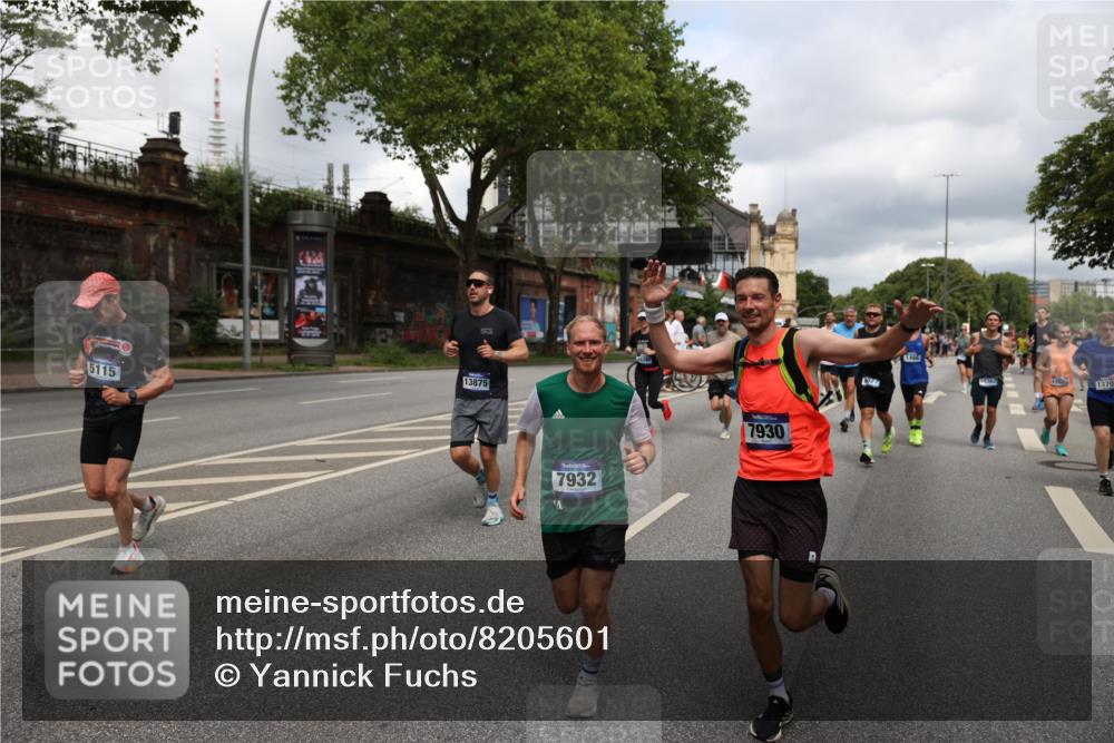 29.06.2025 - hella hamburg halbmarathon Yannick Fuchs http://msf.ph/oto/8205601 29.06.2025 10:44:52 20KM 1461, 1466, 1750, 1817, 2207, 2880, 3654, 4077, 4346, 4816, 5018, 5115, 6027, 6662, 6712, 6795, 7052, 7134, 7397, 7583, 7930, 7932, 8117, 8205, 8572, 8704, 8819, 9057, 11214, 11422, 12016, 12949, 13008, 13687, 13701, 13808, 13875, 14034, 14125, 14626, 15362, 15395, 15720, 16285, 16291, 17129, 17179, 17221, 17384, 18006, 18182, 18394, 18413, 18489 meine-sportfotos.de