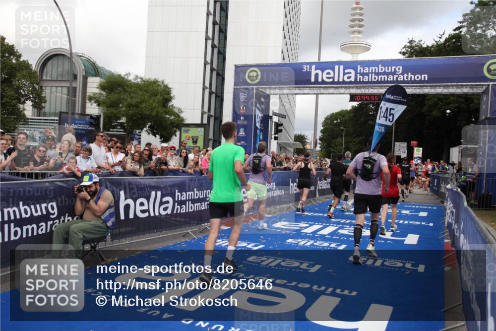 29.06.2025 - hella hamburg halbmarathon Michael Strokosch http://msf.ph/oto/8205646 29.06.2025 10:44:54 Ziel 1941, 2098, 2970, 3004, 3098, 3785, 4270, 4425, 4915, 7056, 7167, 7325, 9720, 12161, 16834, 17406, 18631, 19207, 19210 meine-sportfotos.de