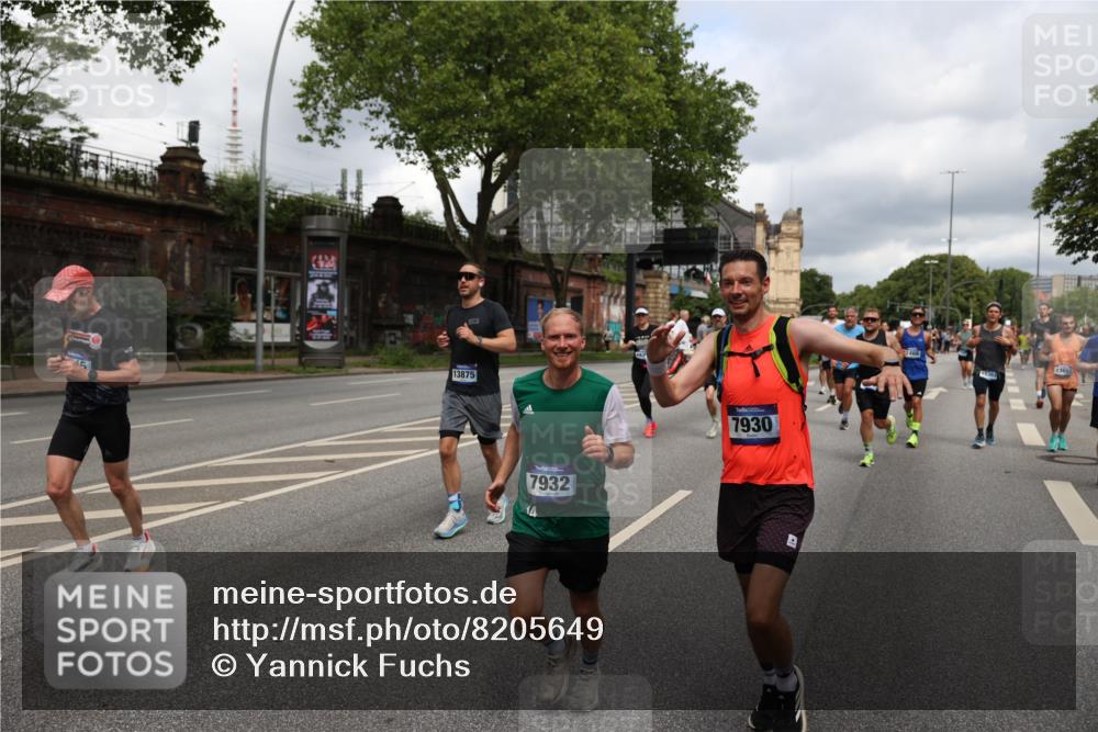 29.06.2025 - hella hamburg halbmarathon Yannick Fuchs http://msf.ph/oto/8205649 29.06.2025 10:44:53 20KM 1461, 1466, 1750, 1817, 2207, 2540, 2880, 3654, 4077, 4346, 4816, 5018, 5115, 6027, 6662, 6712, 6795, 7052, 7134, 7369, 7397, 7583, 7930, 7932, 8117, 8205, 8572, 8704, 8819, 9057, 11214, 11422, 12016, 12949, 13008, 13687, 13701, 13808, 13875, 14034, 14125, 14626, 15362, 15395, 15720, 16285, 16291, 17129, 17179, 17221, 17384, 18006, 18182, 18394, 18413, 18489 meine-sportfotos.de