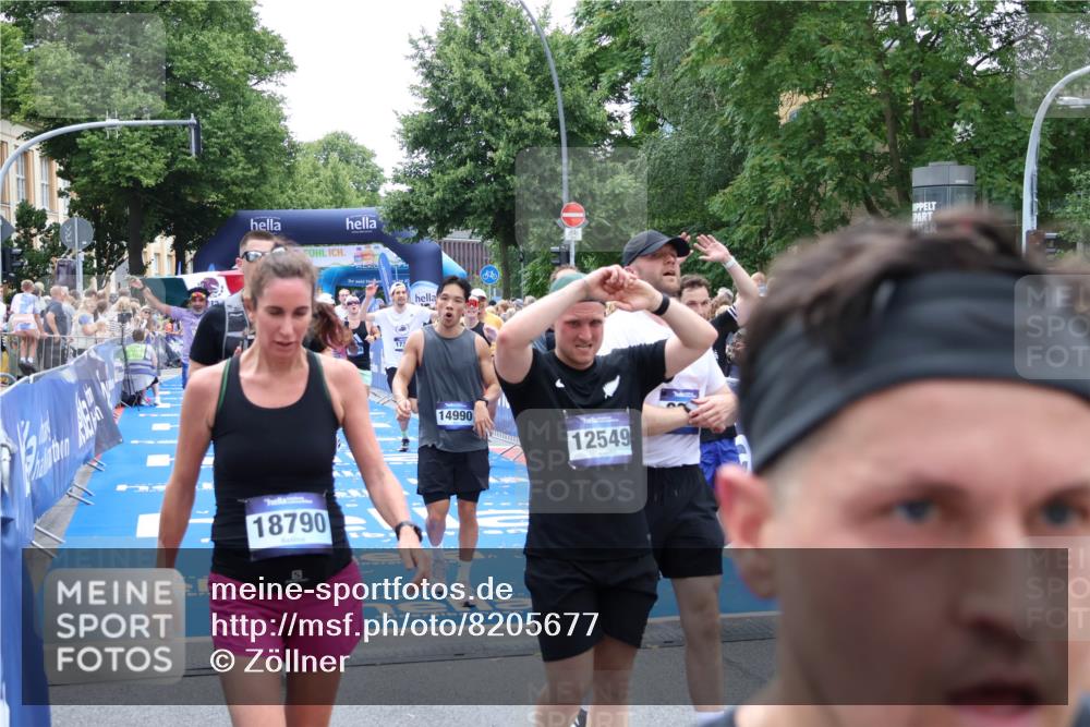29.06.2025 - hella hamburg halbmarathon Zöllner http://msf.ph/oto/8205677 29.06.2025 10:48:35 Ziel 1163, 1176, 2213, 5421, 10000, 10860, 11451, 11579, 12149, 12690, 12840, 13962, 14033, 14990, 15573, 15808, 15917, 17395, 17855, 18251, 18815 meine-sportfotos.de