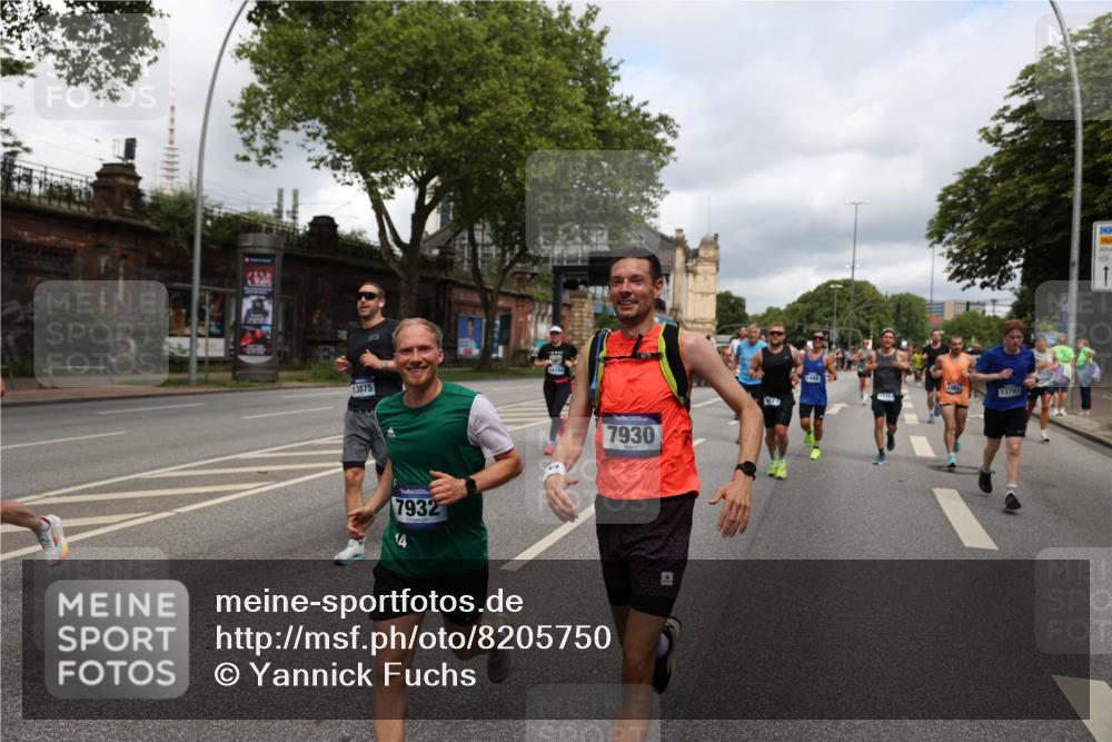 29.06.2025 - hella hamburg halbmarathon Yannick Fuchs http://msf.ph/oto/8205750 29.06.2025 10:44:53 20KM 1461, 1466, 1750, 1817, 2207, 2540, 2880, 3654, 4077, 4346, 4816, 5018, 5115, 6027, 6662, 6712, 6795, 7052, 7134, 7369, 7397, 7583, 7930, 7932, 8117, 8205, 8572, 8704, 8819, 9057, 11214, 11422, 12016, 12949, 13008, 13687, 13701, 13808, 13875, 14034, 14125, 14626, 15362, 15395, 15720, 16285, 16291, 17129, 17179, 17221, 17384, 18006, 18182, 18394, 18413, 18489 meine-sportfotos.de