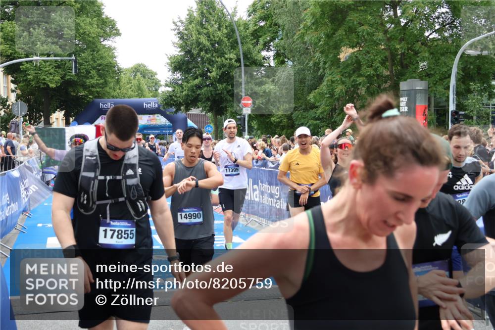 29.06.2025 - hella hamburg halbmarathon Zöllner http://msf.ph/oto/8205759 29.06.2025 10:48:37 Ziel 1163, 1176, 2213, 4553, 5421, 9538, 10000, 10859, 10860, 11579, 12149, 12690, 13962, 14033, 15573, 15808, 15917, 17395, 18251, 18815 meine-sportfotos.de