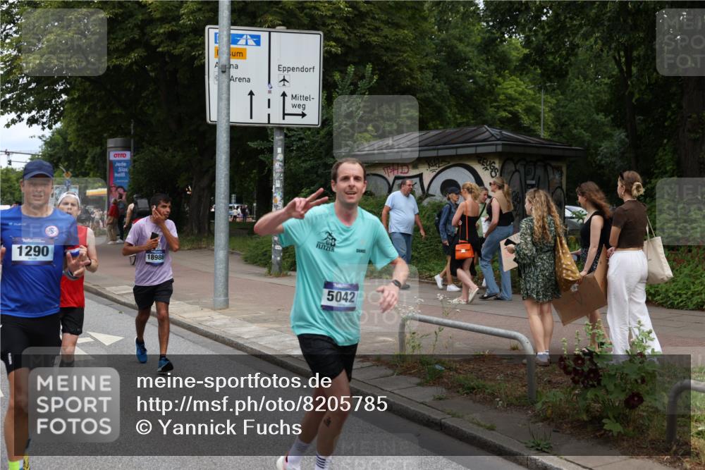 29.06.2025 - hella hamburg halbmarathon Yannick Fuchs http://msf.ph/oto/8205785 29.06.2025 10:32:13 20KM 1290, 1505, 2196, 2404, 3790, 5042, 5791, 5923, 6047, 6458, 9017, 9944, 10190, 10451, 10922, 11106, 11423, 12739, 12900, 13148, 13372, 13595, 15410, 16992, 17137, 17726, 18103, 18159, 18193, 18216, 18357, 18986 meine-sportfotos.de