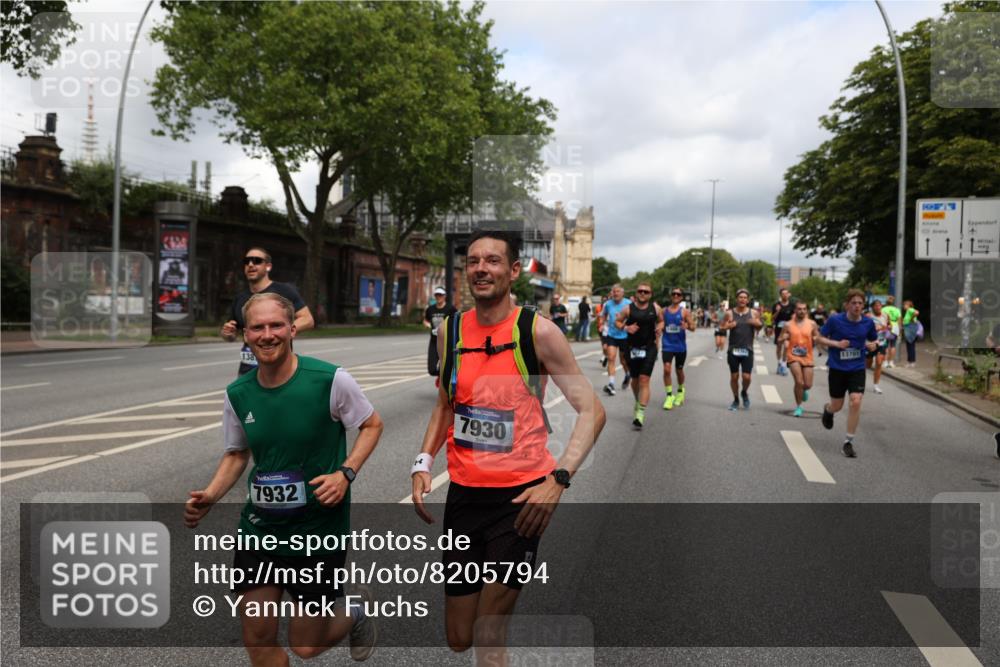 29.06.2025 - hella hamburg halbmarathon Yannick Fuchs http://msf.ph/oto/8205794 29.06.2025 10:44:53 20KM 1461, 1466, 1750, 1817, 2207, 2540, 2880, 3654, 4077, 4346, 4816, 5018, 5115, 6027, 6662, 6712, 6795, 7052, 7134, 7369, 7397, 7583, 7930, 7932, 8117, 8205, 8572, 8704, 8819, 9057, 11214, 11422, 12016, 12949, 13008, 13687, 13701, 13808, 13875, 14034, 14125, 14626, 15362, 15395, 15720, 16285, 16291, 17129, 17179, 17221, 17384, 18006, 18182, 18394, 18413, 18489 meine-sportfotos.de