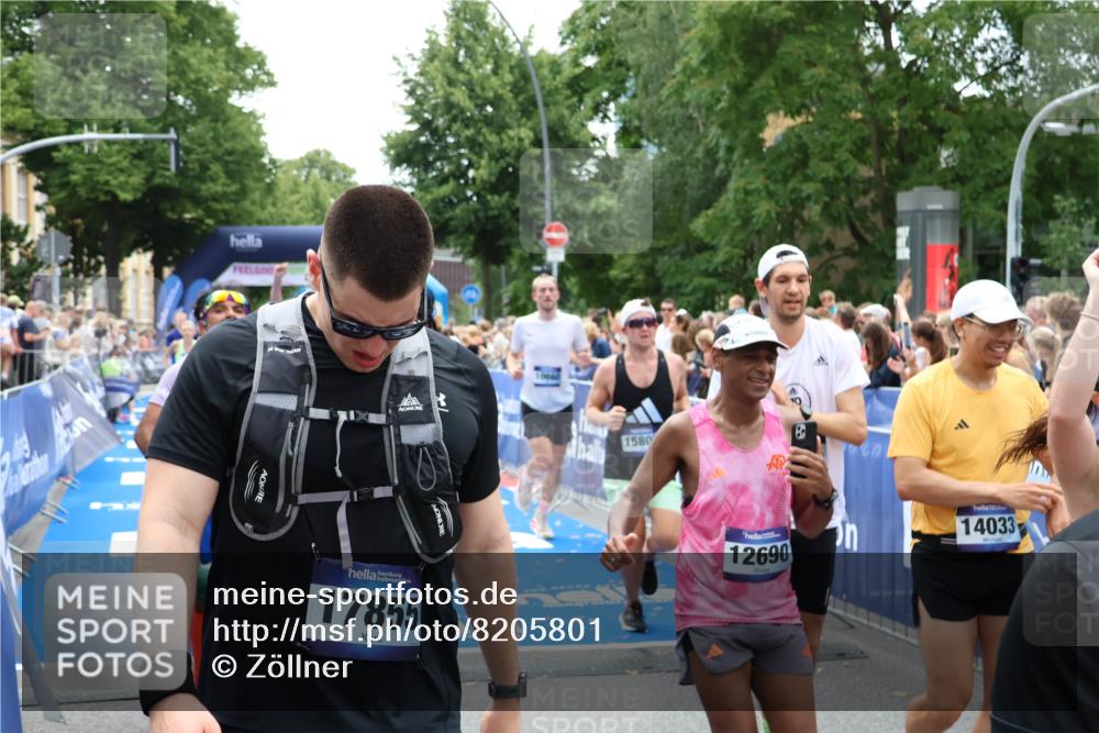 29.06.2025 - hella hamburg halbmarathon Zöllner http://msf.ph/oto/8205801 29.06.2025 10:48:38 Ziel 1163, 1176, 2213, 4553, 5421, 9538, 10000, 10859, 10860, 11579, 12149, 12690, 14033, 15573, 15808, 15917, 17395, 18251, 18815 meine-sportfotos.de