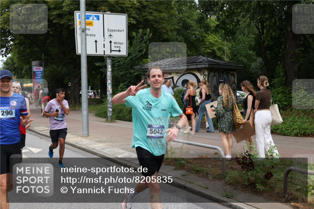 29.06.2025 - hella hamburg halbmarathon Yannick Fuchs http://msf.ph/oto/8205835 29.06.2025 10:32:13 20KM 1290, 1505, 2196, 2404, 3790, 5042, 5791, 5923, 6047, 6458, 9017, 9944, 10190, 10451, 10922, 11106, 11423, 12739, 12900, 13148, 13372, 13595, 15410, 16992, 17137, 17726, 18103, 18159, 18193, 18216, 18357, 18986 meine-sportfotos.de