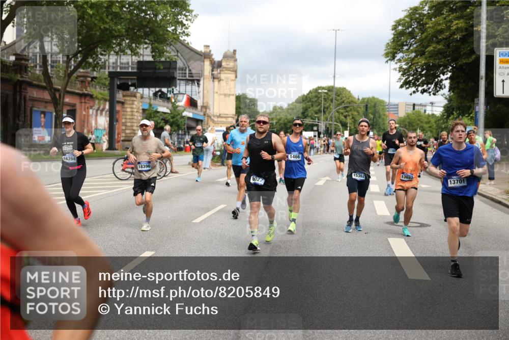 29.06.2025 - hella hamburg halbmarathon Yannick Fuchs http://msf.ph/oto/8205849 29.06.2025 10:44:53 20KM 1461, 1466, 1750, 1817, 2207, 2540, 2880, 3654, 4077, 4346, 4816, 5018, 5115, 6027, 6662, 6712, 6795, 7052, 7134, 7369, 7397, 7583, 7930, 7932, 8117, 8205, 8572, 8704, 8819, 9057, 11214, 11422, 12016, 12949, 13008, 13687, 13701, 13808, 13875, 14034, 14125, 14626, 15362, 15395, 15720, 16285, 16291, 17129, 17179, 17221, 17384, 18006, 18182, 18394, 18413, 18489 meine-sportfotos.de