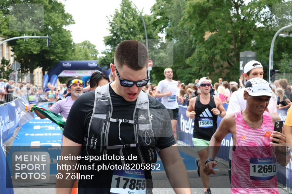 29.06.2025 - hella hamburg halbmarathon Zöllner http://msf.ph/oto/8205852 29.06.2025 10:48:39 Ziel 1163, 1176, 2213, 4553, 5421, 9538, 10000, 10859, 10860, 11579, 14511, 15573, 15808, 15917, 18251, 18815 meine-sportfotos.de