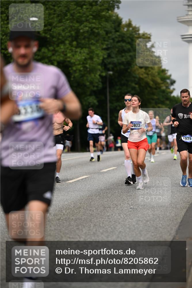 29.06.2025 - hella hamburg halbmarathon Dr. Thomas Lammeyer http://msf.ph/oto/8205862 29.06.2025 10:12:03 Kennedybrücke 1079, 1173, 1427, 1893, 2032, 2136, 3328, 3922, 3929, 4228, 5347, 5899, 6100, 7019, 7476, 7760, 9338 meine-sportfotos.de
