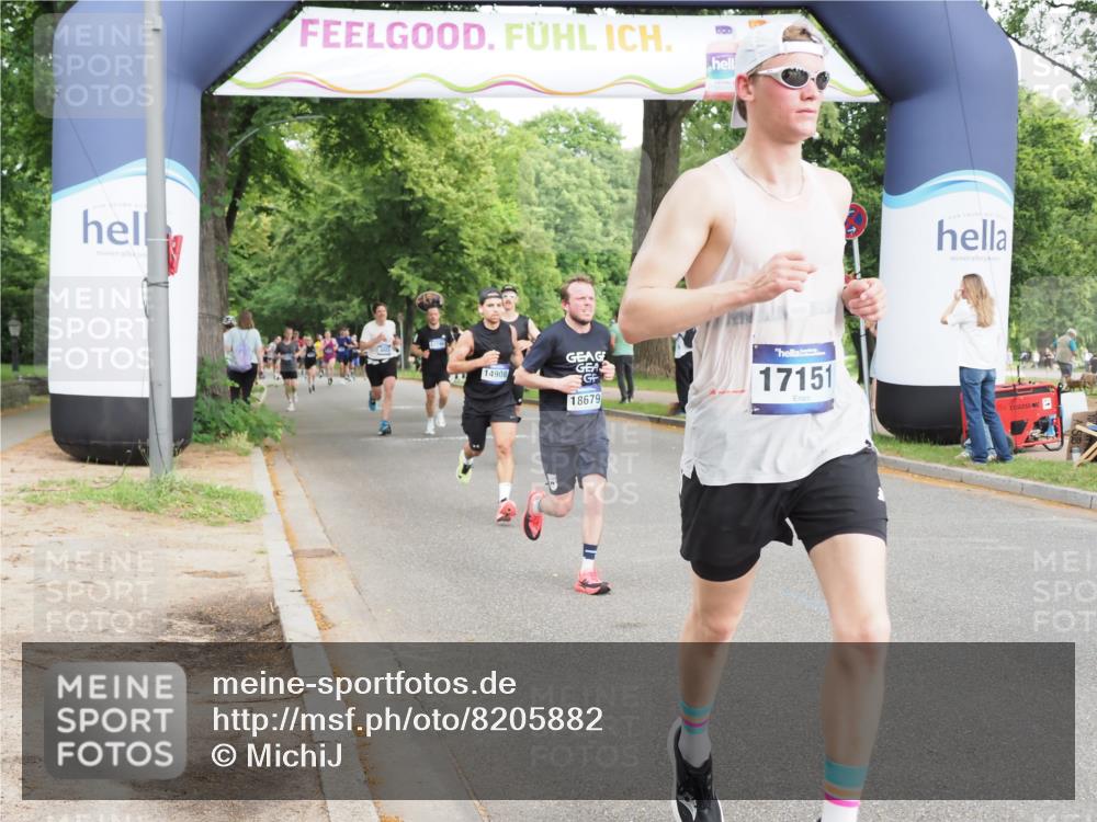 29.06.2025 - hella hamburg halbmarathon MichiJ http://msf.ph/oto/8205882 29.06.2025 10:22:27 Zwischen KM18-KM19 2879, 10453, 13618, 14466, 14908, 15326, 16881, 17151, 18679, 18854, 19059 meine-sportfotos.de