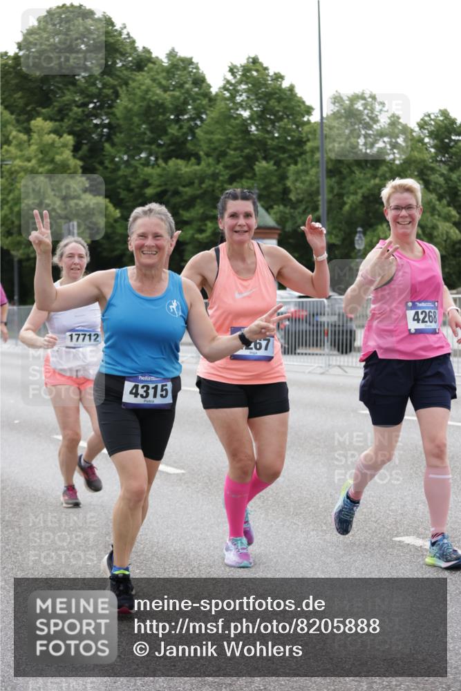 29.06.2025 - hella hamburg halbmarathon Jannik Wohlers http://msf.ph/oto/8205888 29.06.2025 10:25:57 Lombardsbrücke 1300, 3617, 4267, 4268, 4315, 4844, 6159, 6905, 7929, 8306, 8357, 8674, 8942, 11107, 12126, 12826, 12827, 13264, 14930, 17712 meine-sportfotos.de