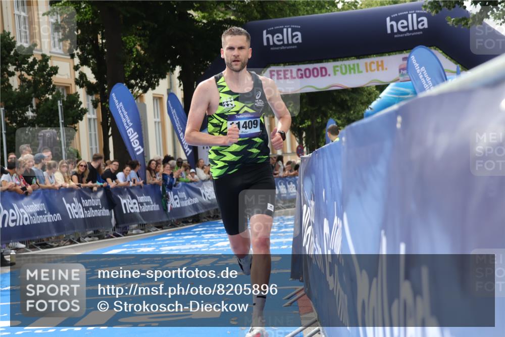 29.06.2025 - hella hamburg halbmarathon Strokosch-Dieckow http://msf.ph/oto/8205896 29.06.2025 10:16:20 Ziel 11409 meine-sportfotos.de