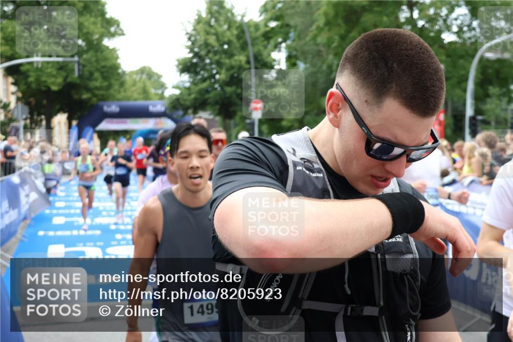 29.06.2025 - hella hamburg halbmarathon Zöllner http://msf.ph/oto/8205923 29.06.2025 10:48:40 Ziel 1163, 1176, 2213, 4553, 5421, 9538, 10000, 10859, 11579, 14511, 15573, 15917, 17127, 18815 meine-sportfotos.de
