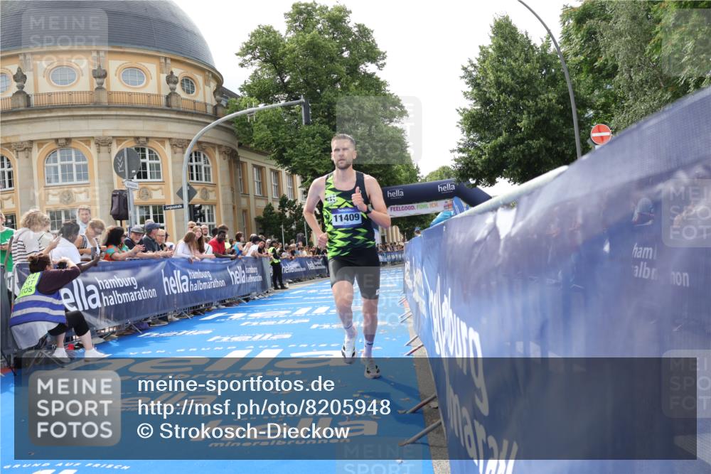29.06.2025 - hella hamburg halbmarathon Strokosch-Dieckow http://msf.ph/oto/8205948 29.06.2025 10:16:21 Ziel 11409 meine-sportfotos.de