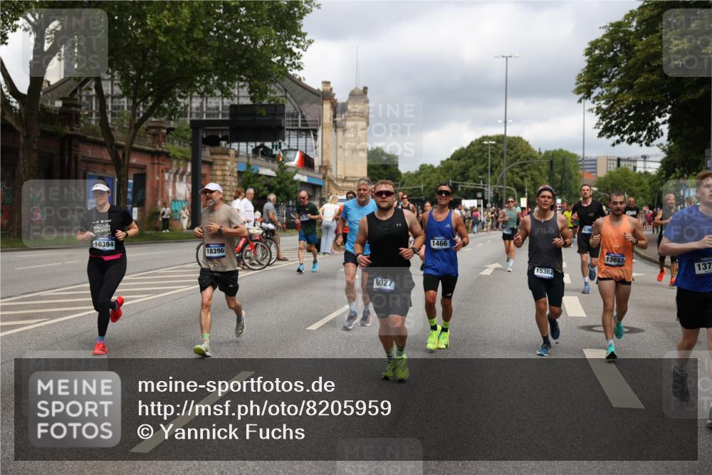 29.06.2025 - hella hamburg halbmarathon Yannick Fuchs http://msf.ph/oto/8205959 29.06.2025 10:44:53 20KM 1461, 1466, 1750, 1817, 2207, 2540, 2880, 3654, 4077, 4346, 4816, 5018, 5115, 6027, 6662, 6712, 6795, 7052, 7134, 7369, 7397, 7583, 7930, 7932, 8117, 8205, 8572, 8704, 8819, 9057, 11214, 11422, 12016, 12949, 13008, 13687, 13701, 13808, 13875, 14034, 14125, 14626, 15362, 15395, 15720, 16285, 16291, 17129, 17179, 17221, 17384, 18006, 18182, 18394, 18413, 18489 meine-sportfotos.de