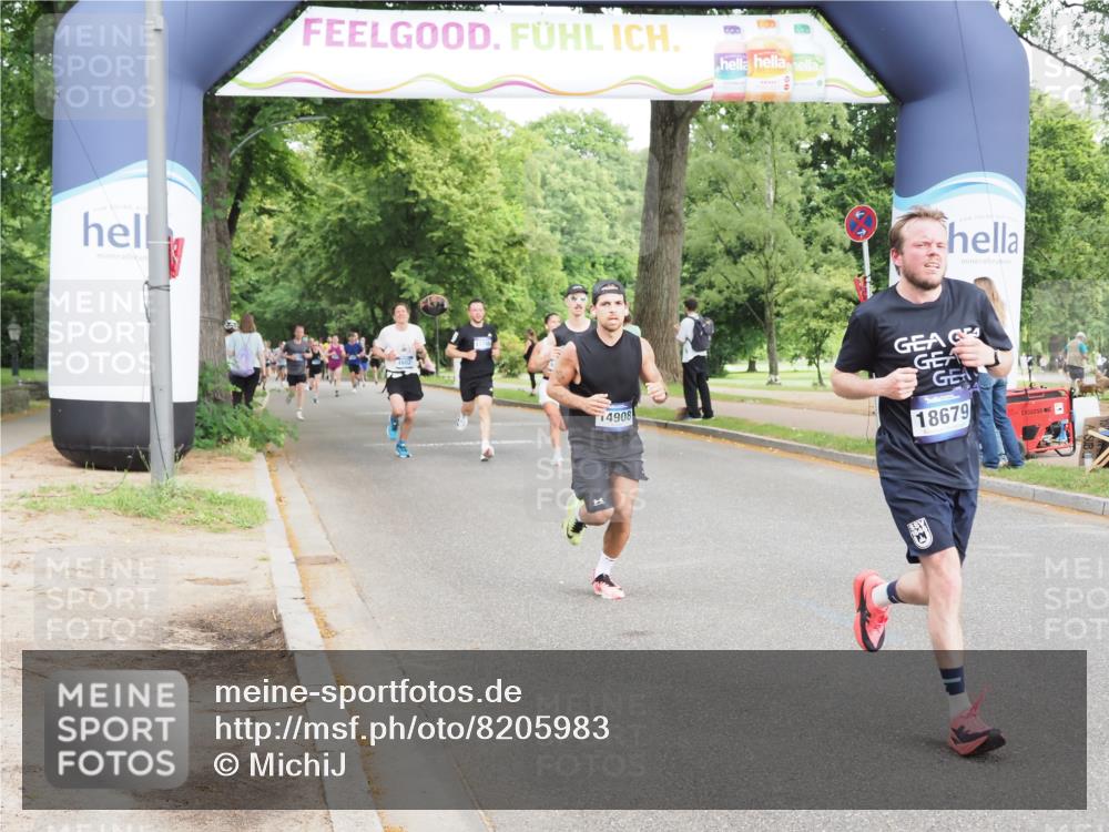 29.06.2025 - hella hamburg halbmarathon MichiJ http://msf.ph/oto/8205983 29.06.2025 10:22:28 Zwischen KM18-KM19 2879, 10453, 13618, 14908, 15326, 16881, 16931, 17151, 18679, 18854, 19059 meine-sportfotos.de