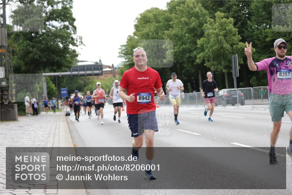 29.06.2025 - hella hamburg halbmarathon Jannik Wohlers http://msf.ph/oto/8206001 29.06.2025 10:25:59 Lombardsbrücke 1300, 3617, 4267, 4268, 4315, 4844, 6159, 6905, 7929, 8306, 8357, 8942, 11107, 12126, 12826, 12827, 13264, 14930, 17712, 18087 meine-sportfotos.de