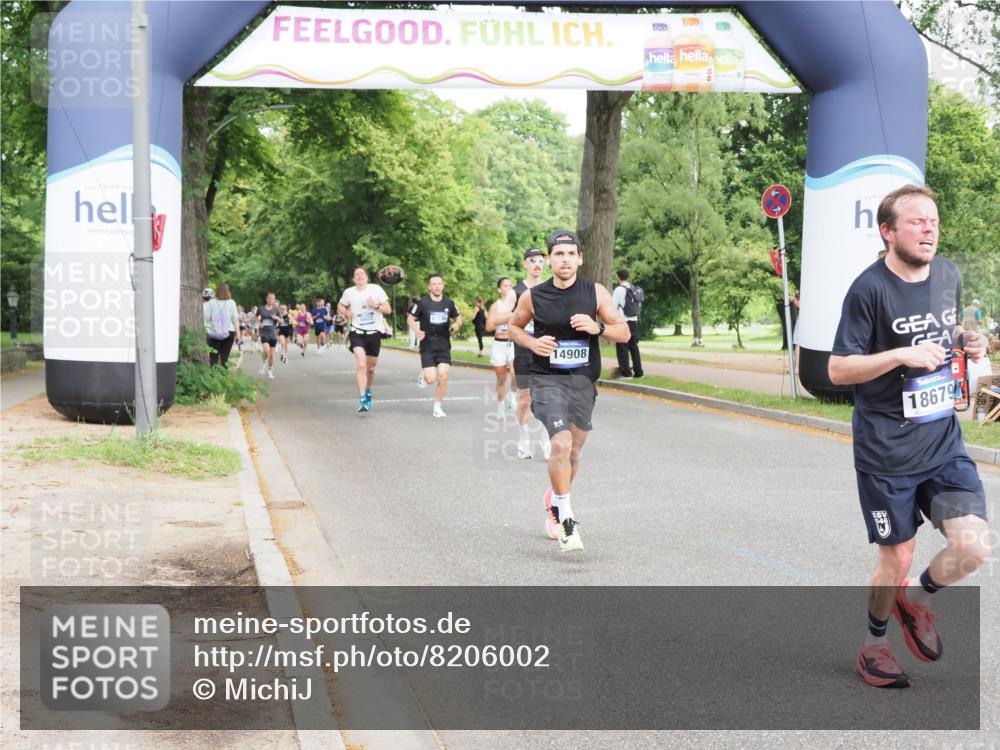 29.06.2025 - hella hamburg halbmarathon MichiJ http://msf.ph/oto/8206002 29.06.2025 10:22:28 Zwischen KM18-KM19 2879, 10453, 13618, 14908, 15326, 16881, 16931, 17151, 18679, 18854, 19059 meine-sportfotos.de